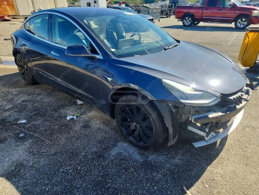 Tesla Model-3-Tesla