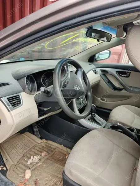Hyundai Elantra 2015 — photo 2