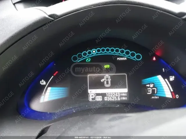 Nissan Leaf 2014 — photo 2