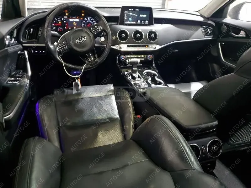 Kia Stinger 2018 — photo 2