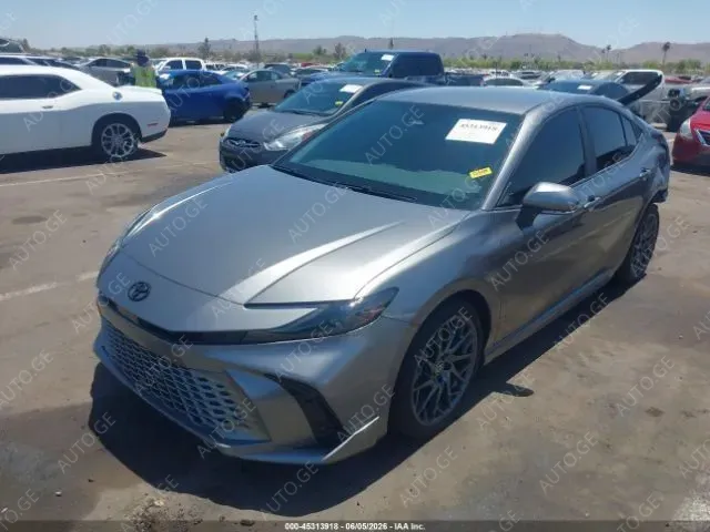 Toyota Camry 2025 — photo 2