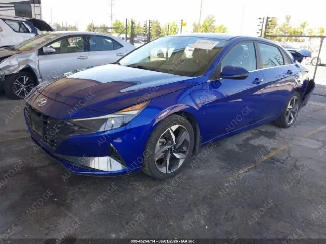 Hyundai Elantra 2022 — photo 2
