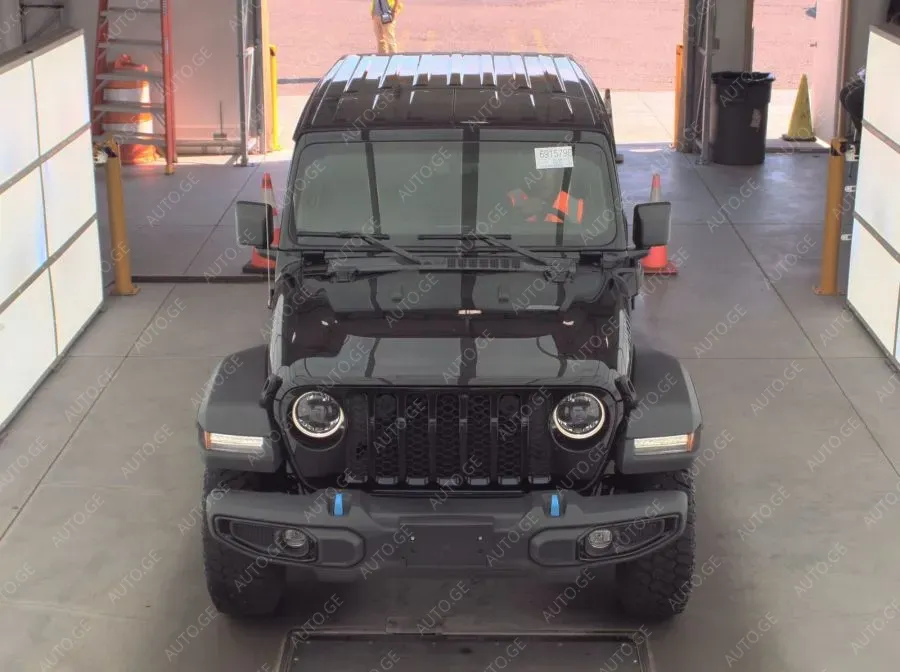 Jeep Wrangler 2023 — photo 2