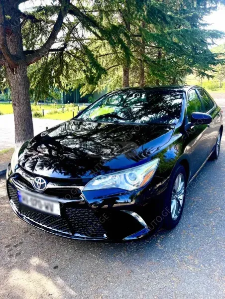 Toyota Camry 2015 — photo 2