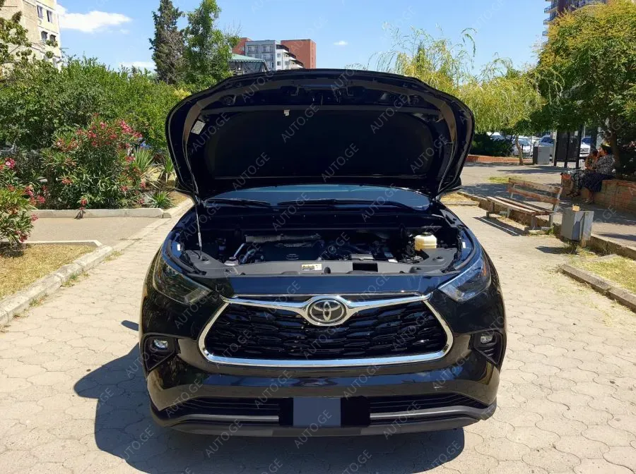 Toyota Highlander 2023 — photo 2