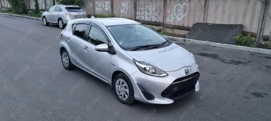 Toyota Aqua 2019 — photo 2