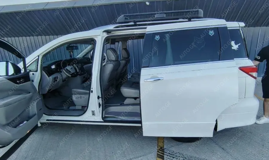 Nissan Quest 2015 — photo 2