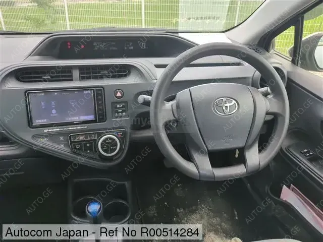 Toyota Aqua 2021 — photo 2