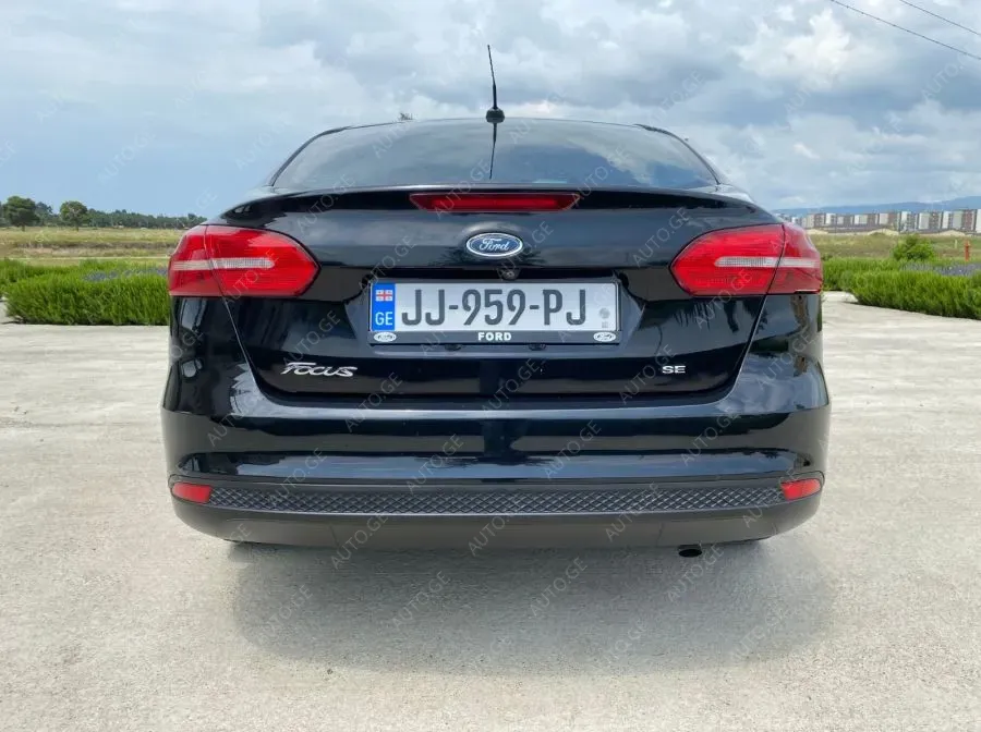 Ford Focus 2017 — photo 2
