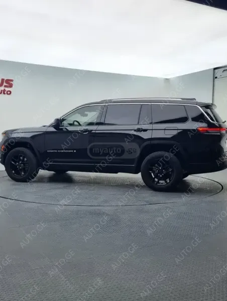 Jeep Grand Cherokee 2022 — photo 2