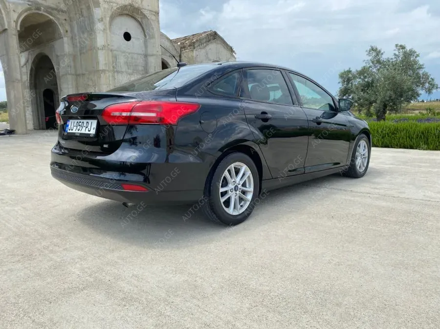 Ford Focus 2017 — photo 2
