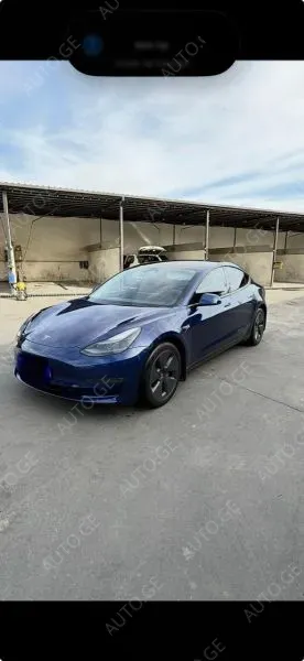 Tesla Model-3-Tesla