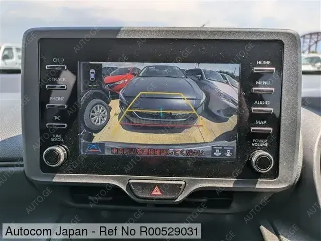 Toyota Yaris 2021 — photo 2