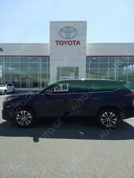 Toyota Highlander 2023 — photo 2