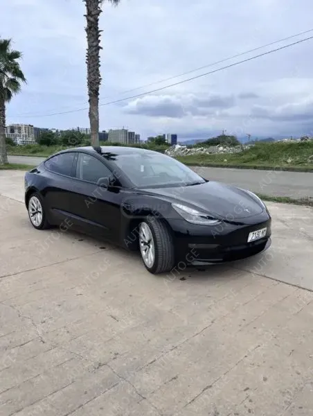 Tesla Model-3-Tesla 2022 — photo 2