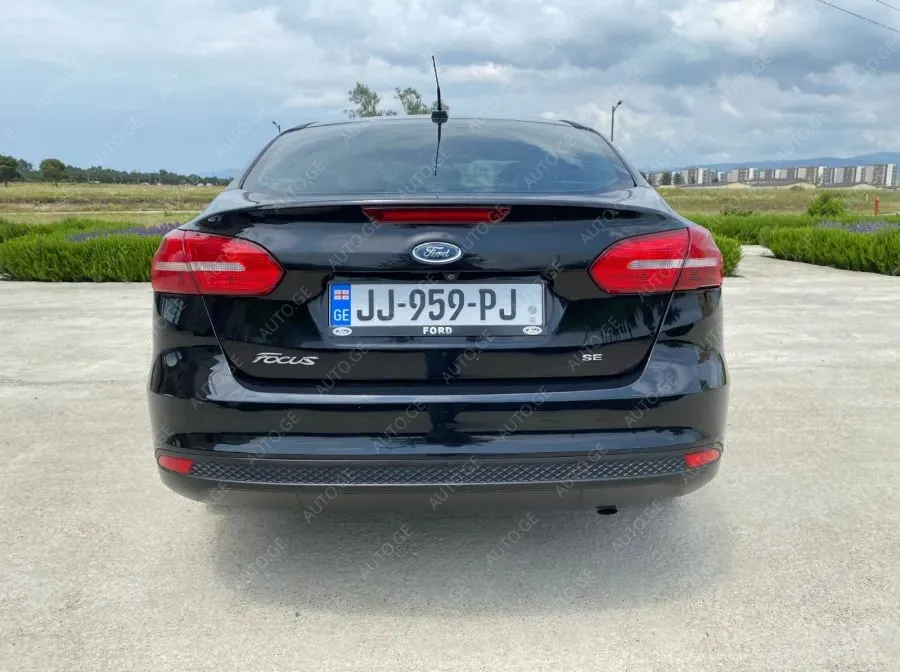 Ford Focus 2017 — photo 2