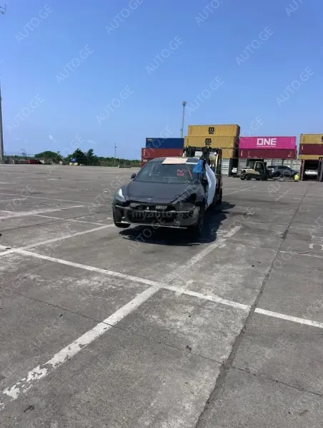 Tesla Model-3-Tesla