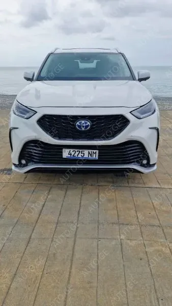 Toyota Highlander 2023 — photo 2