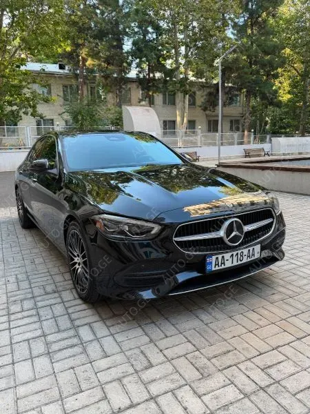Mercedes-Benz C-300-Merc 2024 — photo 2