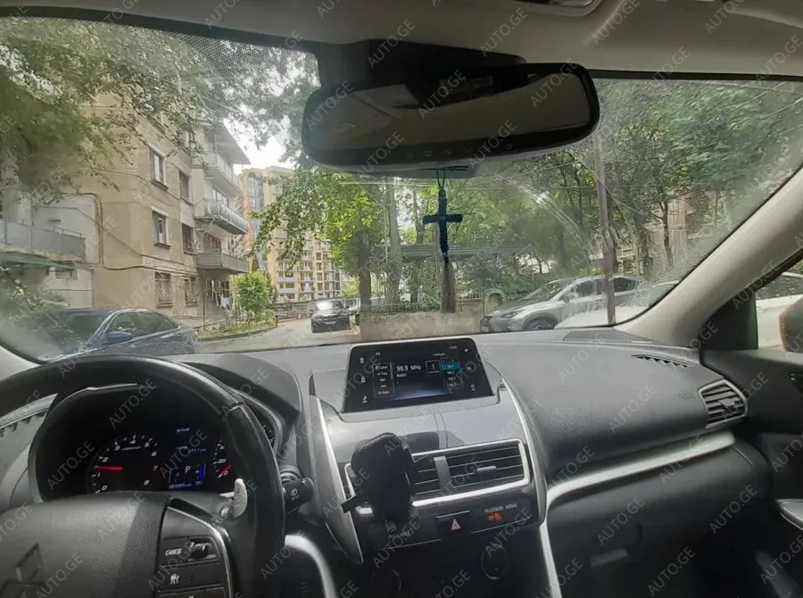 Mitsubishi Eclipse 2019 — photo 2