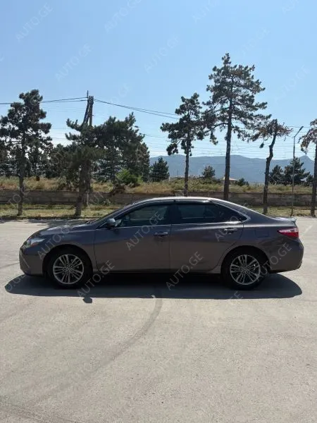 Toyota Camry 2017 — photo 2