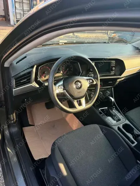 Volkswagen Jetta 2021 — photo 2