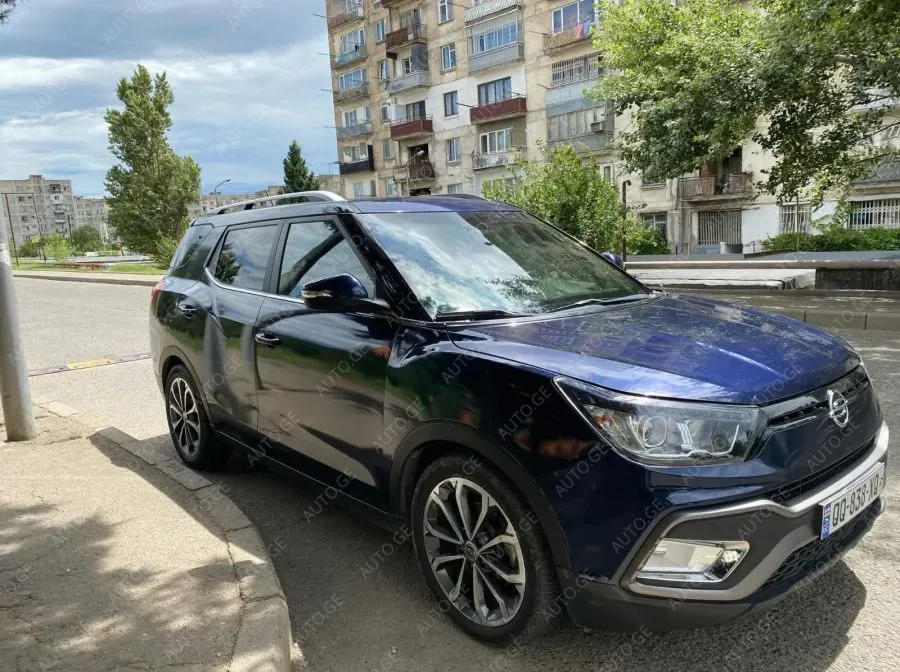 Ssangyong Tivoli 2017 — photo 2