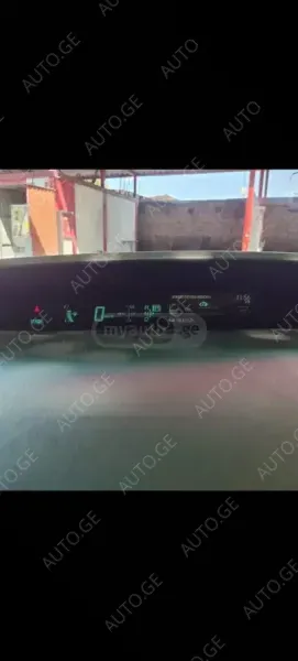 Toyota Prius 2013 — photo 2