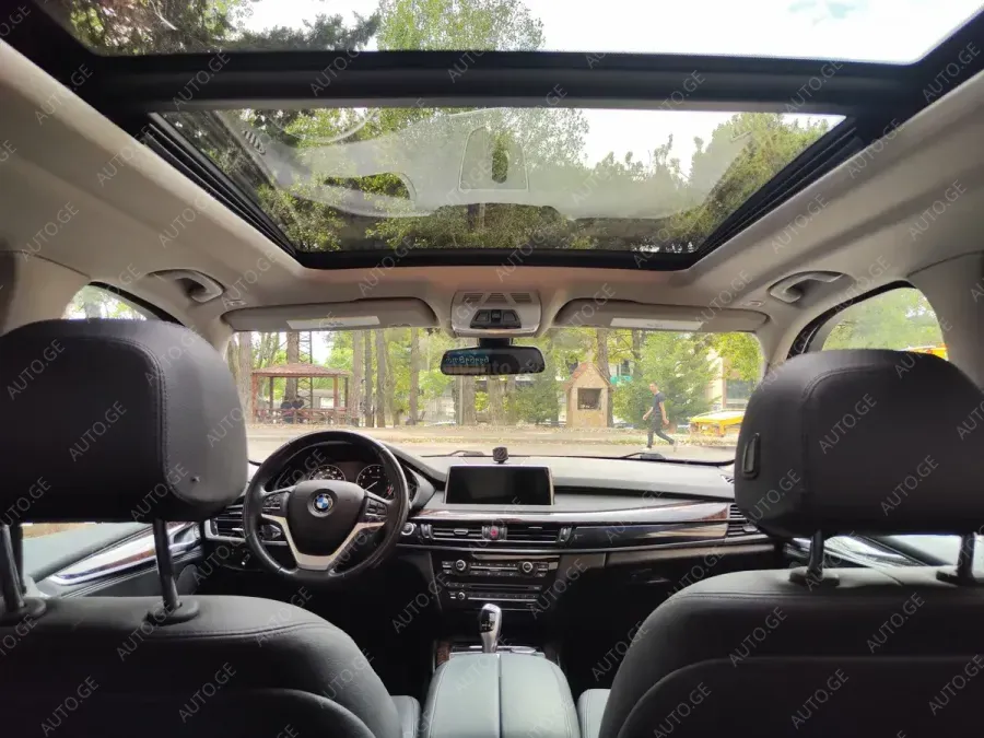 BMW X5 2016 — photo 2