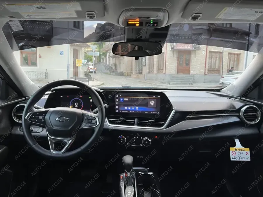Chevrolet Trax 2024 — photo 2