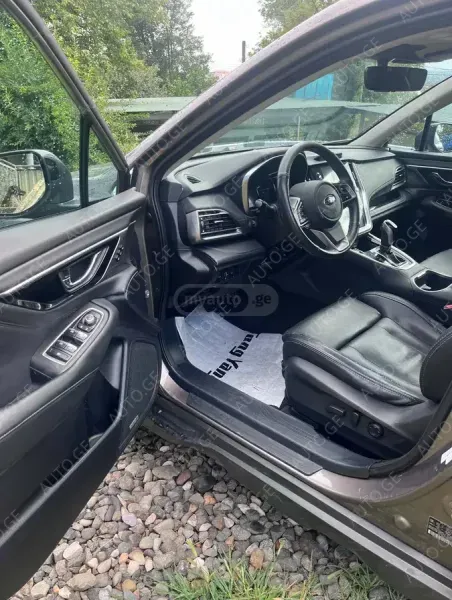 Subaru Outback 2022 — photo 2