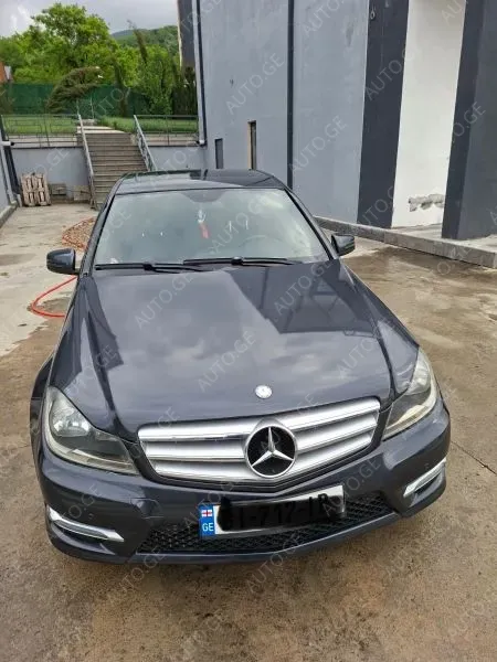 Mercedes-Benz C-300-Merc