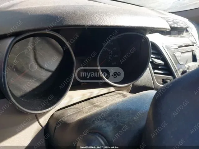 Hyundai Elantra 2015 — photo 2