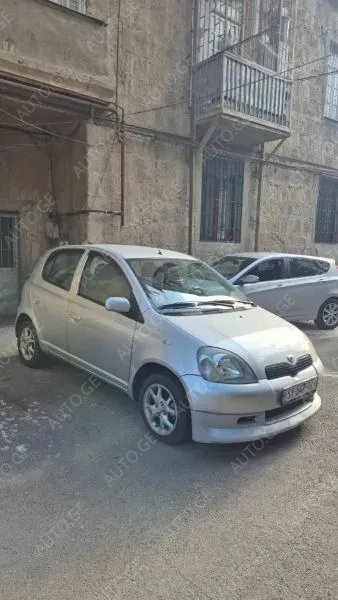 Toyota Vitz 2000 — photo 2