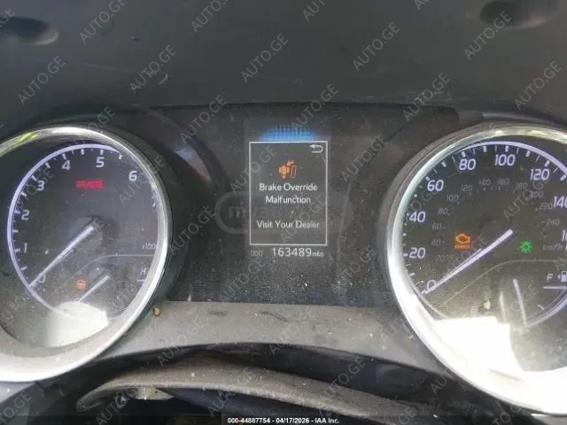 Toyota Camry 2020 — photo 2
