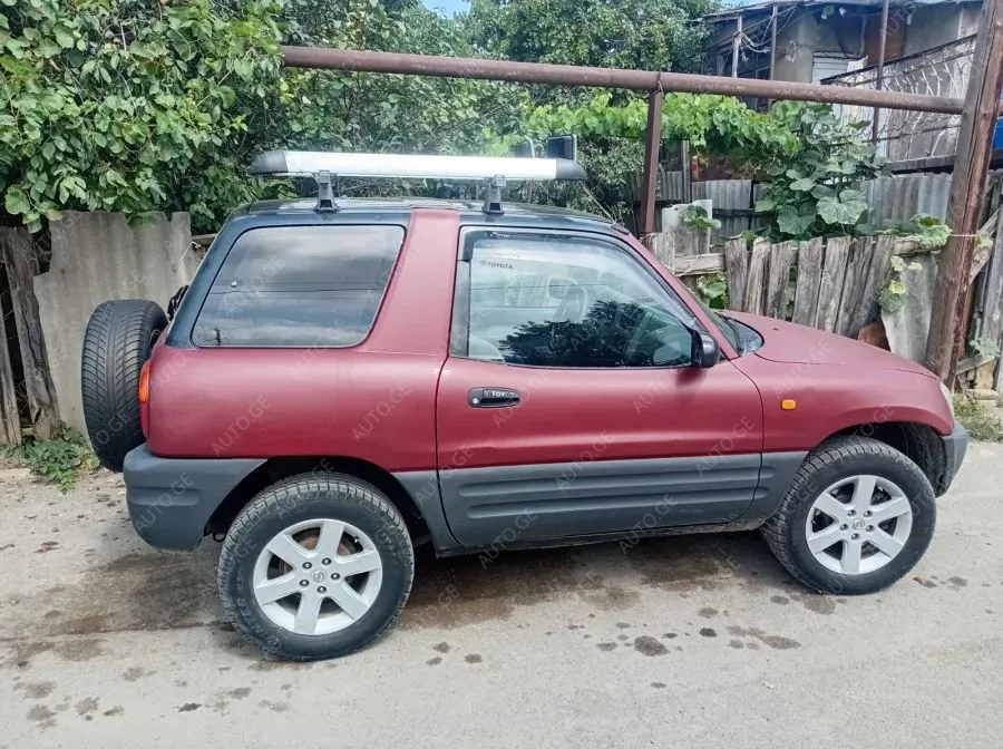Toyota RAV4 1998 — photo 2