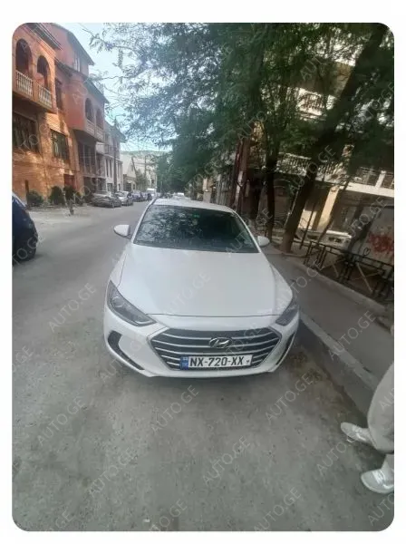 Hyundai Elantra 2018 — photo 2