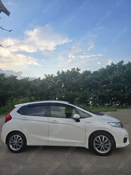 Honda Fit 2018 — photo 2