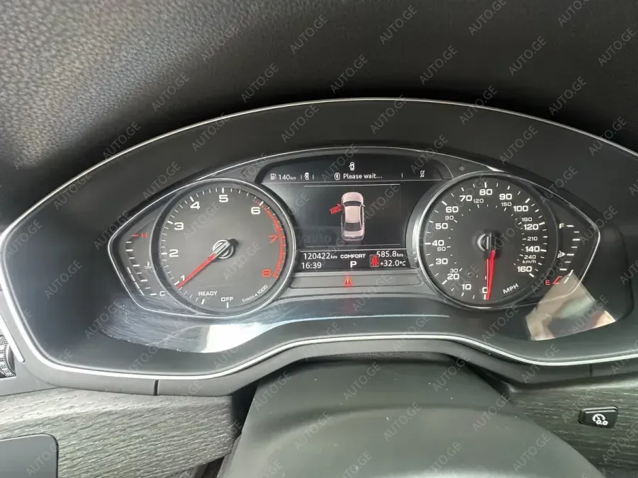 Audi A4 2018 — photo 2