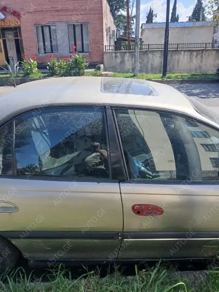 Opel Omega 2000 — photo 2