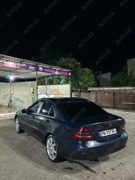 Mercedes-Benz C-Class 2002 — photo 2