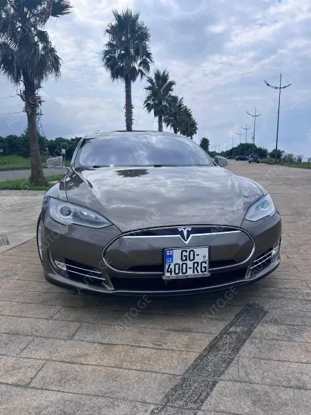 Tesla Model S 2015 — photo 2
