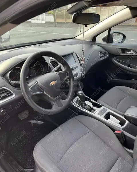 Chevrolet Cruze 2018 — photo 2