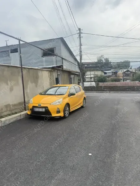 Toyota Aqua 2013 — photo 2