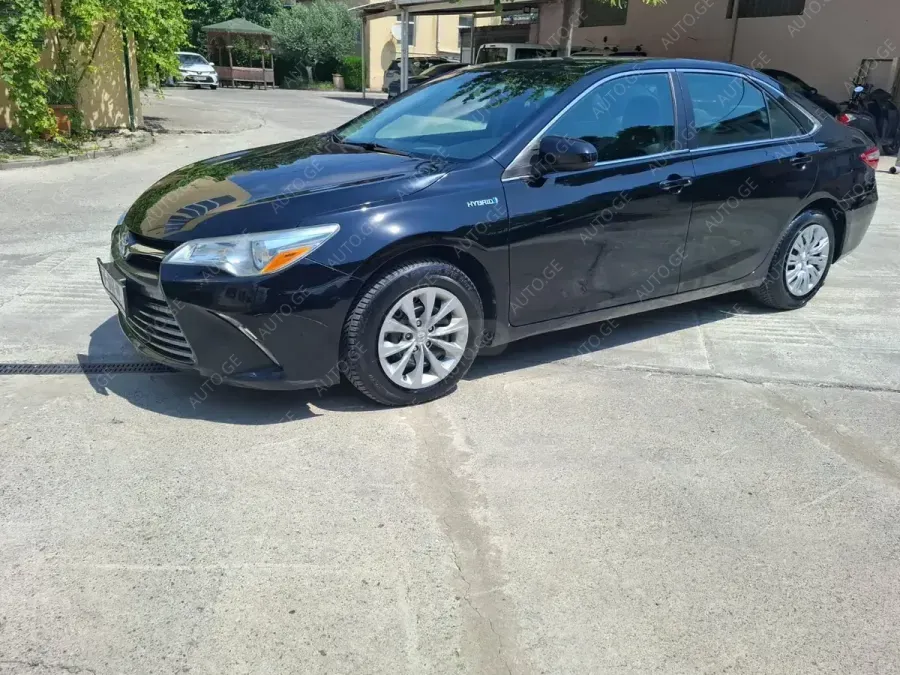 Toyota Camry 2015 — photo 2