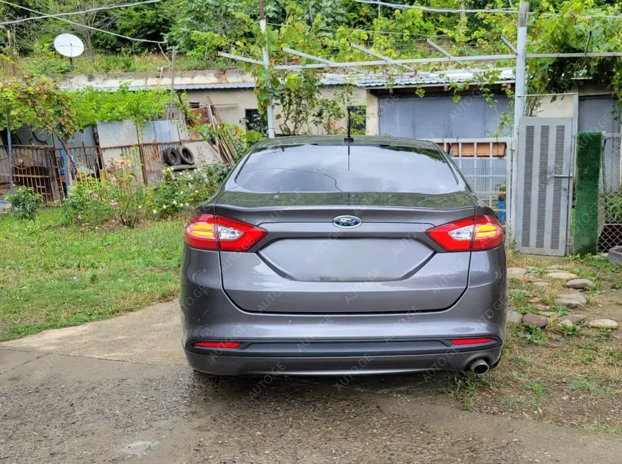 Ford Fusion 2012 — photo 2