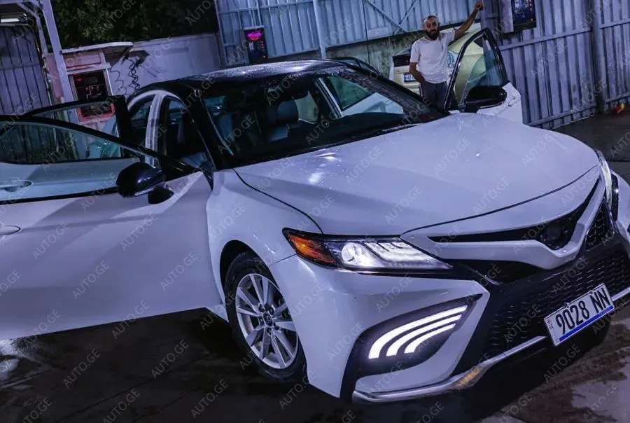 Toyota Camry-Xse 2022 — photo 2