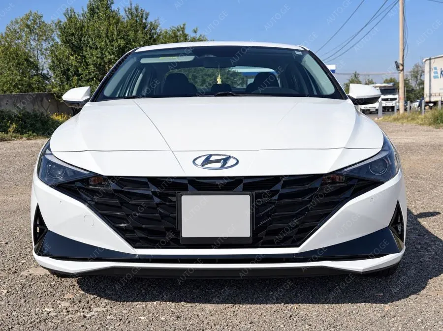 Hyundai Elantra 2022 — photo 2