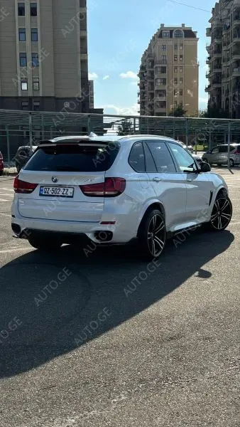 BMW X5 2018 — photo 2