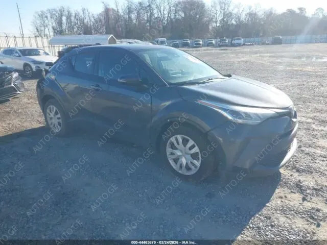 Toyota C-HR 2021 — photo 2